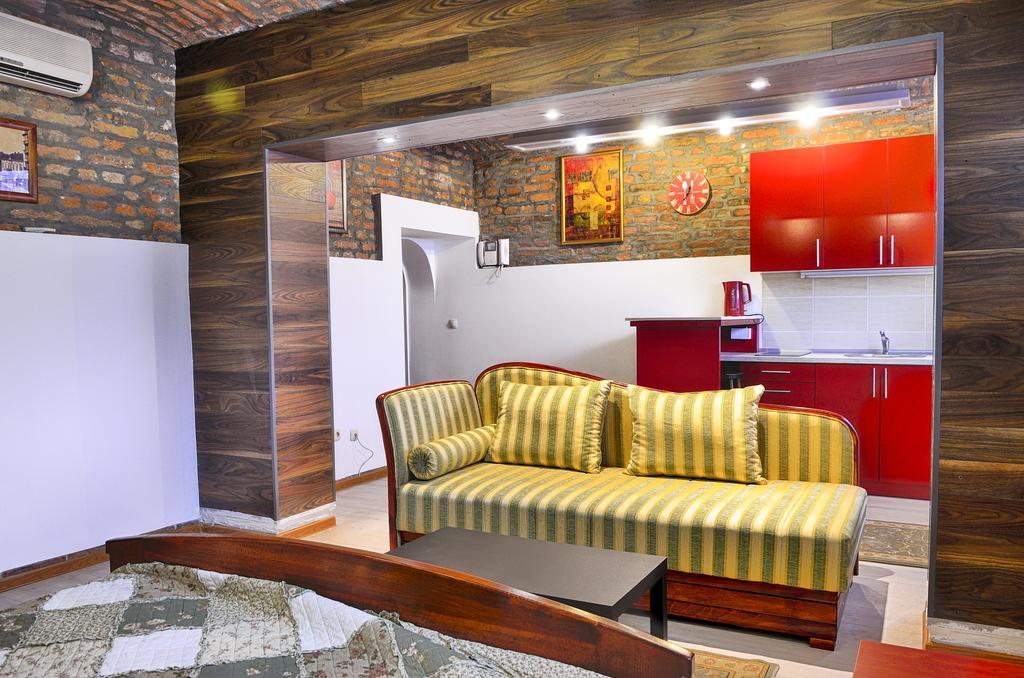 Studio 600 Belgrade Room photo